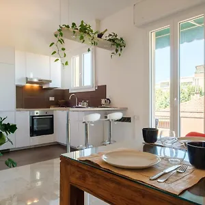 Couette-café Fabula 3 With Private Bathroom, Bologne