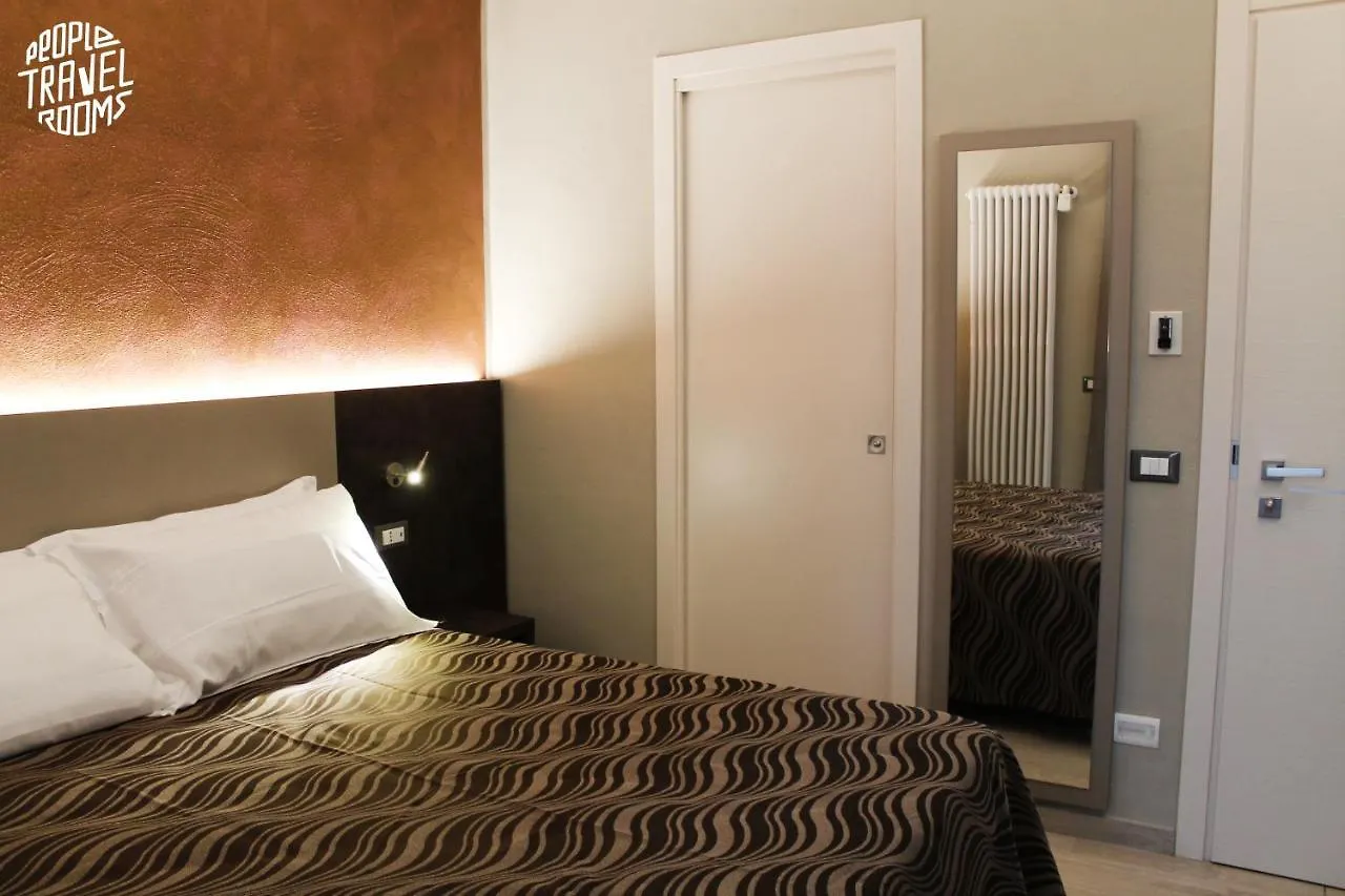People Travel Rooms Bologna Guest house