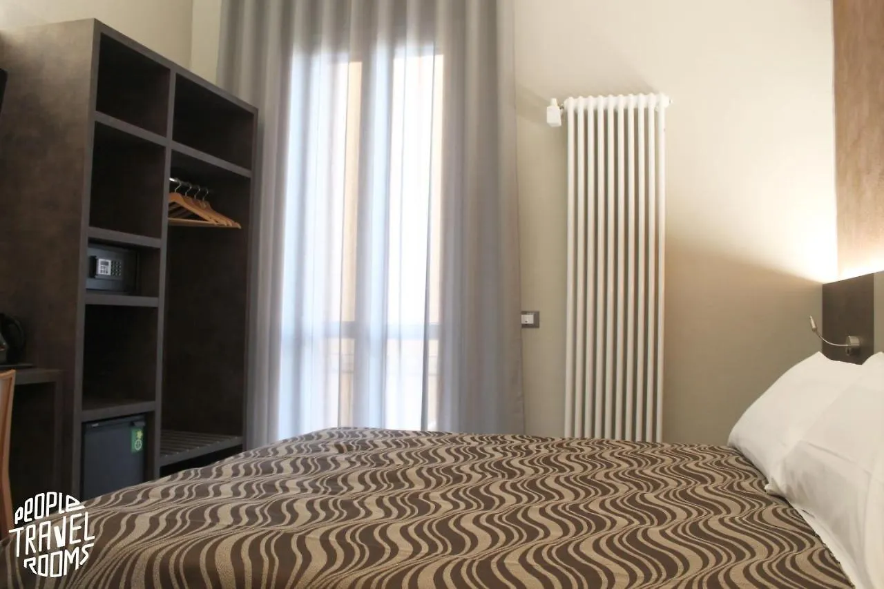 People Travel Rooms Bologna Guest house